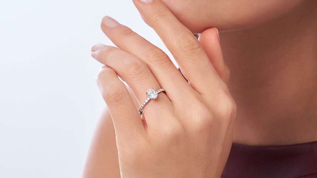 What Is an Oval Solitaire Ring? The Details Behind an Elegant, Modern Choice