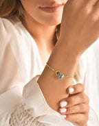 Fischgräten-Armband mit Herz-Charm aus Gold