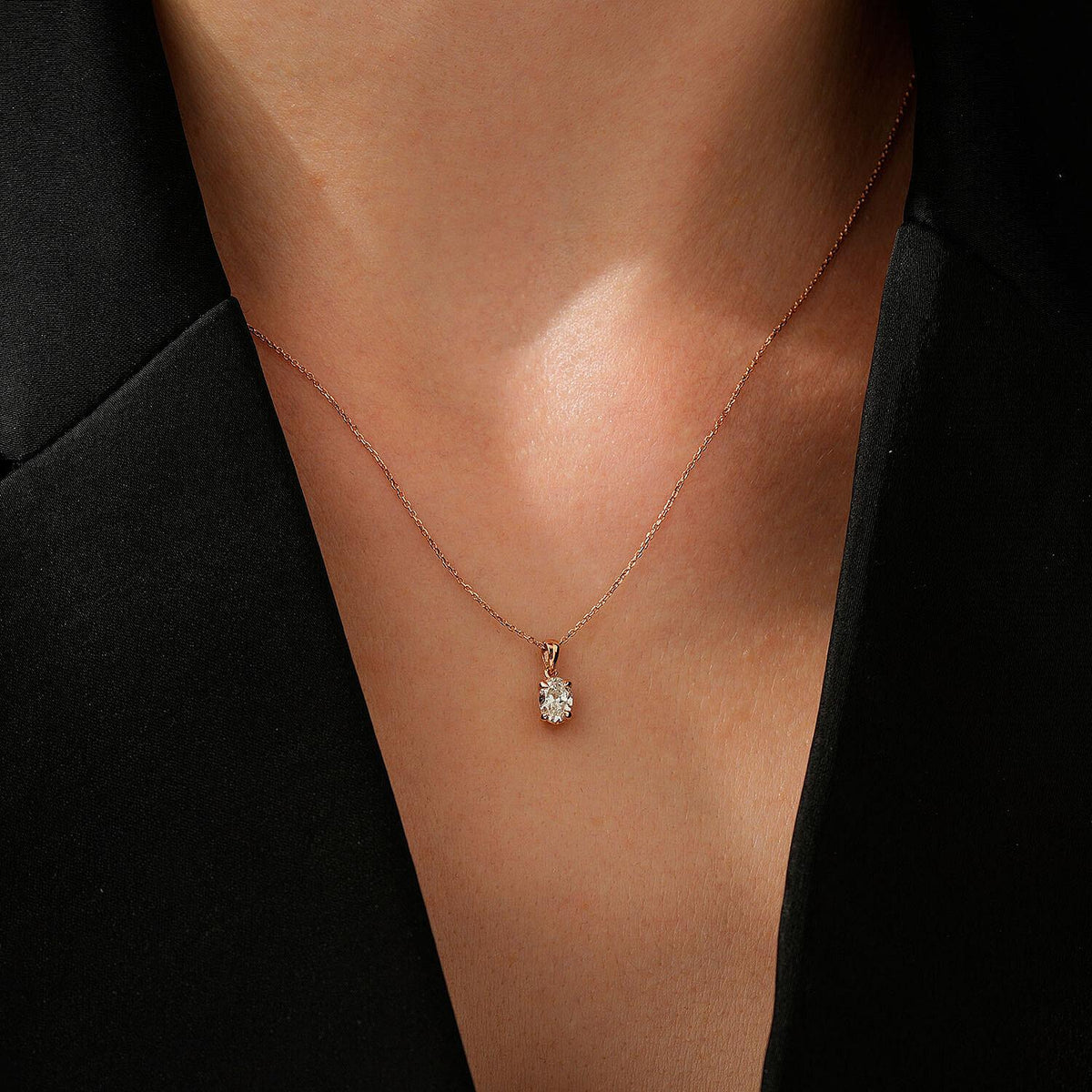 0,50 ct. Oval-Solitär-Diamant-Halskette