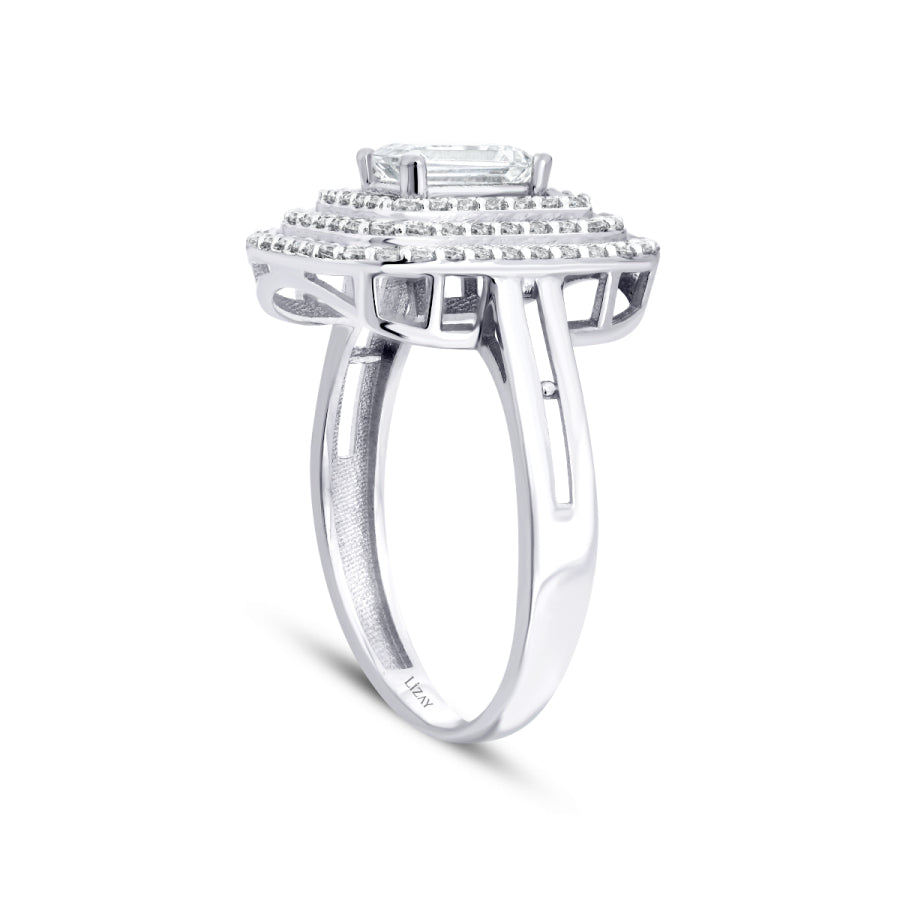 Ring mit drei Reihen Baguette-Steinen aus Gold