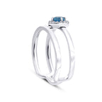 Ring mit blauem Stein aus Gold