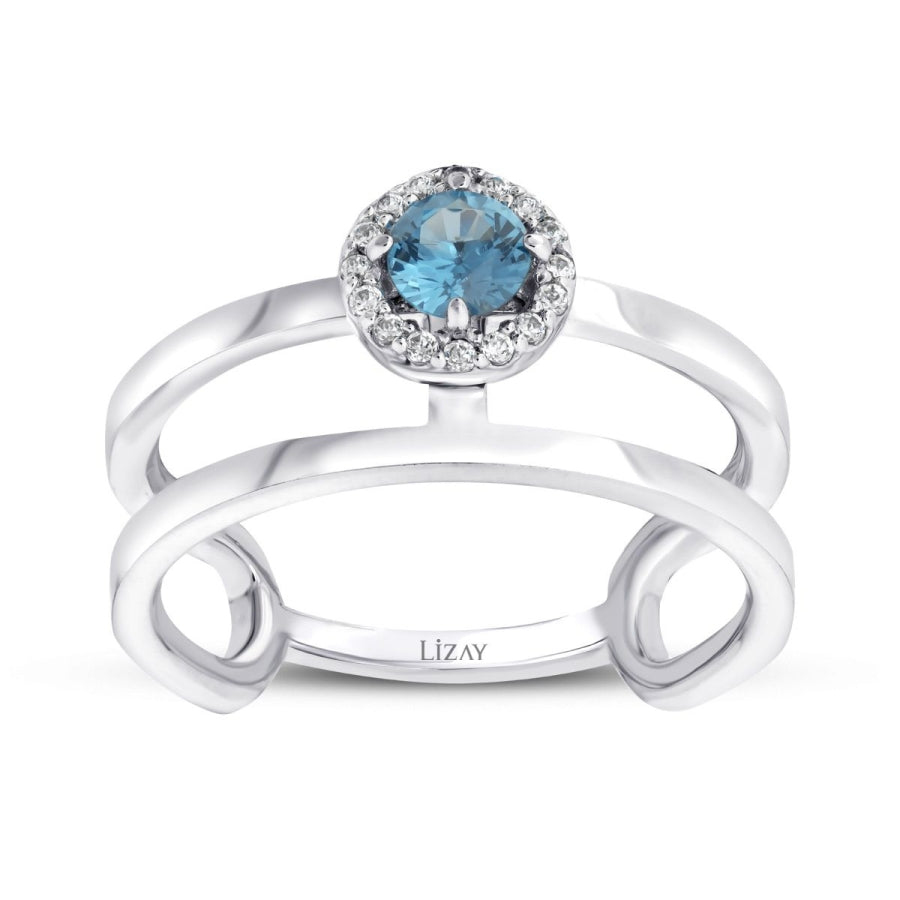 Ring mit blauem Stein aus Gold