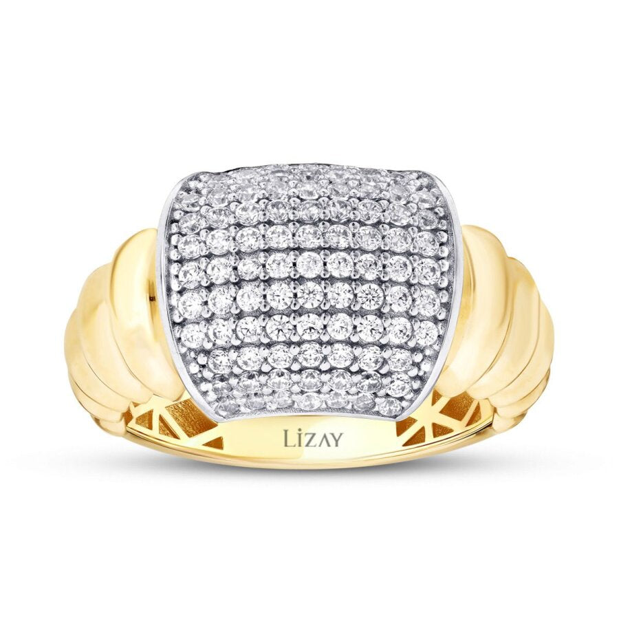 Ring mit mehreren Steinen aus Gold