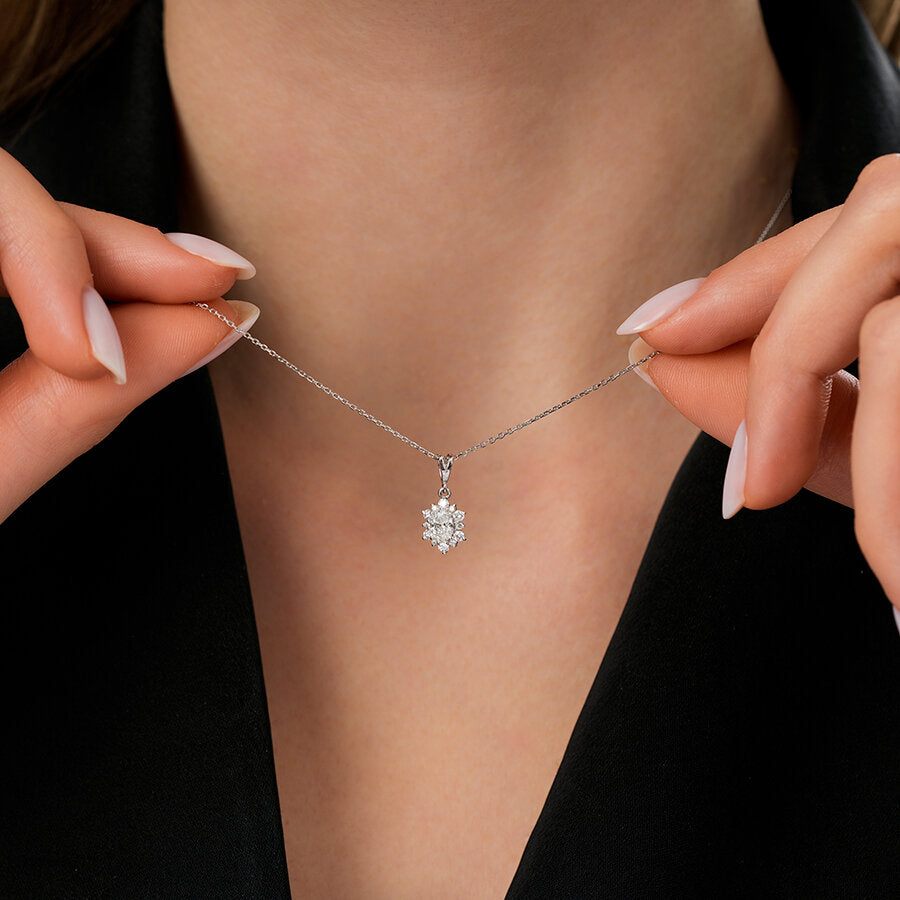 0,44 ct. Diamant Oval Halskette
