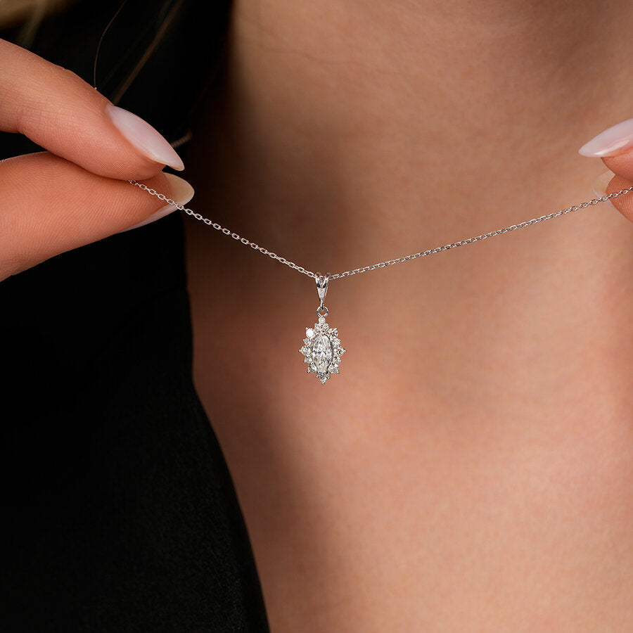 0.46 Karat Diamant Marquise Halskette