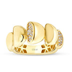 Geschwungener Trend-Ring mit Stein aus Gold