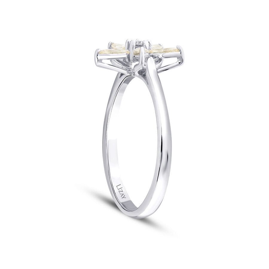0.64 Karat Diamant Marquise Fancy Ring