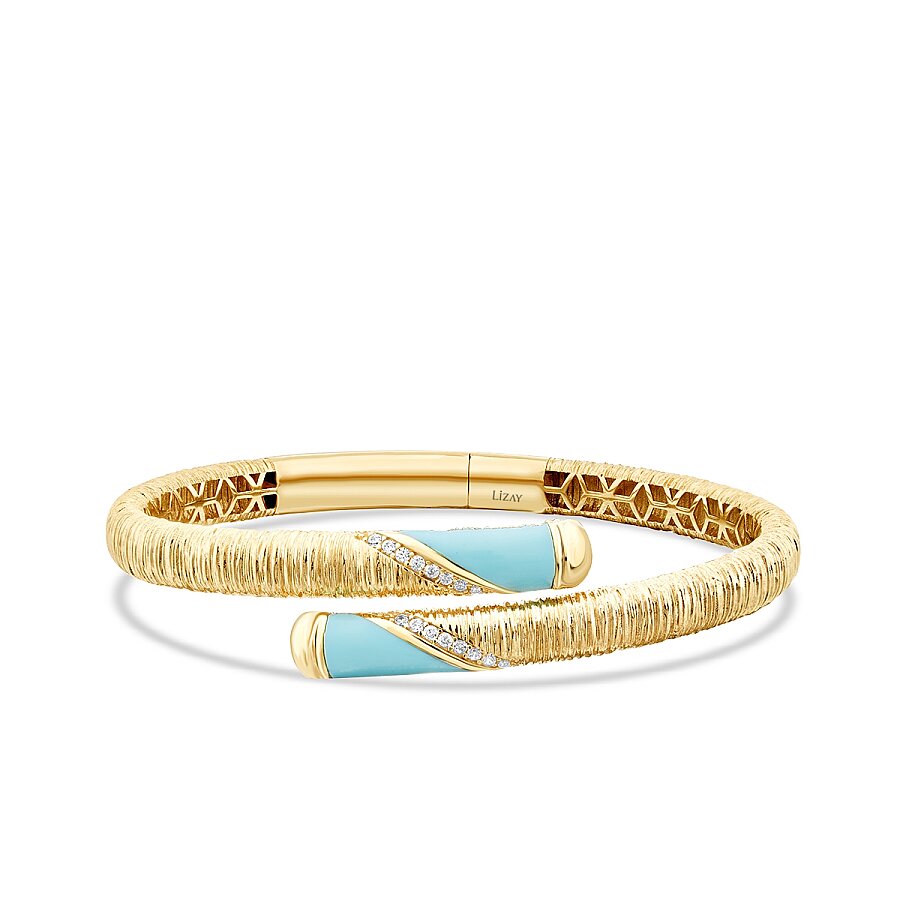 Detailreicher Armreif mit blauer Emaille aus Gold