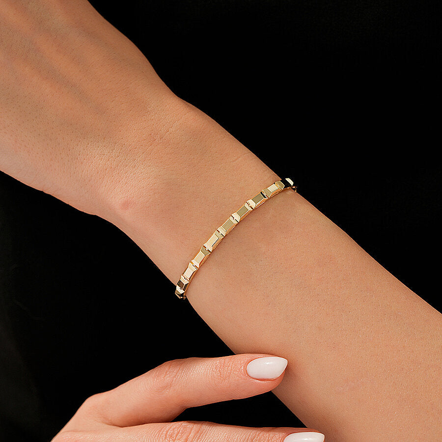 Detailreiches Trend-Armband aus Gold