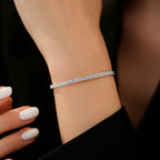 Tennisarmband mit doppelter Steinreihe aus Gold