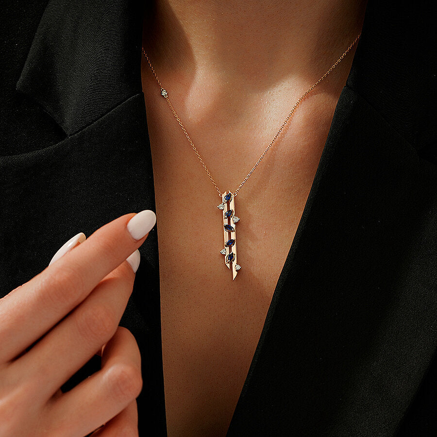 0,62 ct. Diamant Lang Saphir Halskette