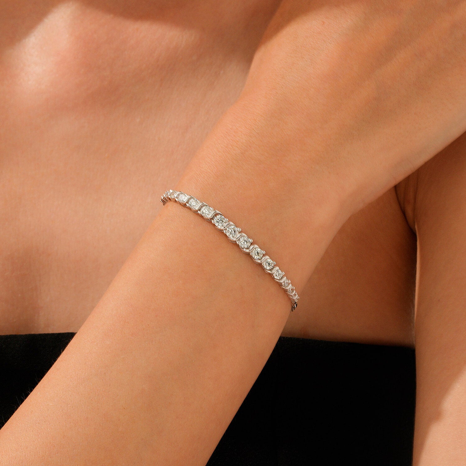 Tennisarmband aus Gold