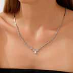 Collier mit Birnenschliff-Stein aus Gold