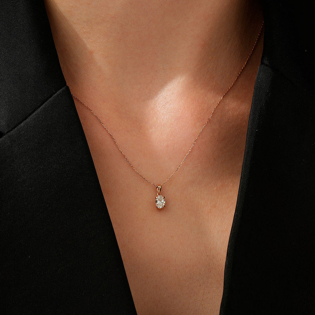 0,50 Carat Diamond Oval Solitaire Necklace