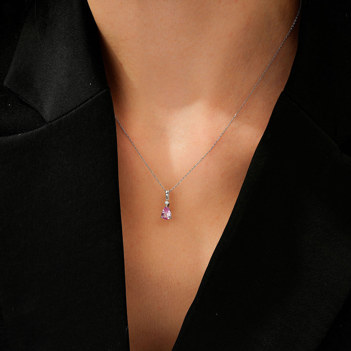 0,80 Carat Diamond Pink Sapphire Necklace