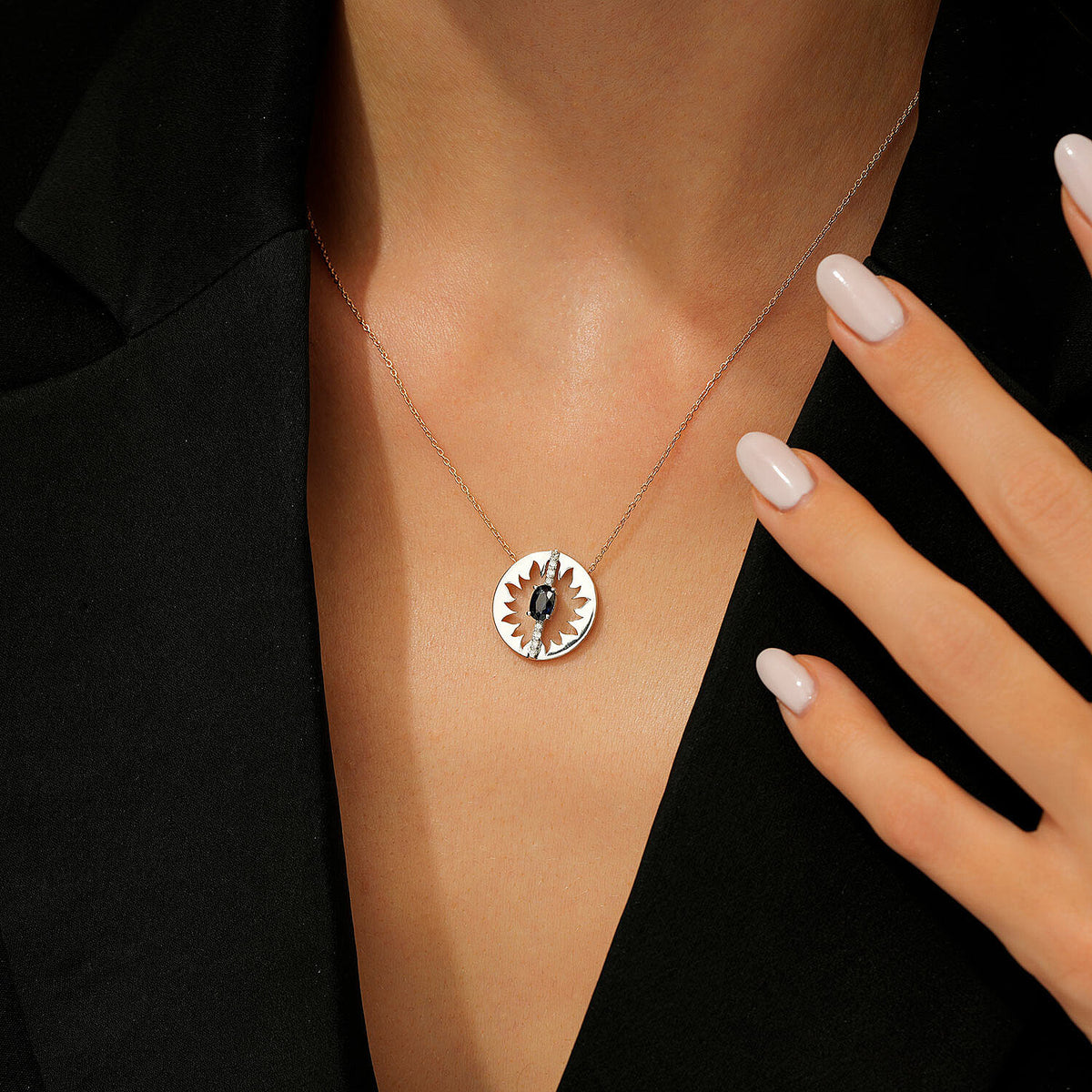 0,62 Carat Diamond Sapphire Necklace