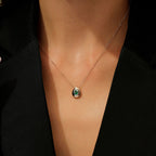 0,33 Carat Pear Emerald Necklace