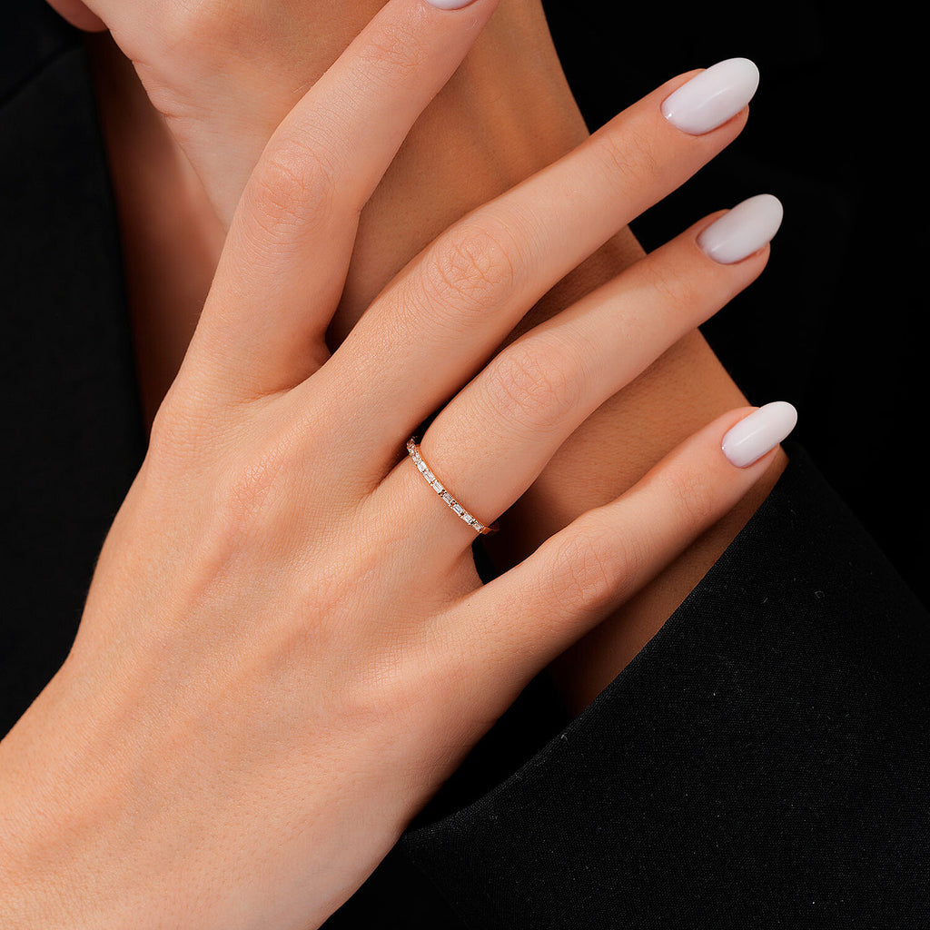 0,16 Carat Diamond Baguette Half-Eternity Ring