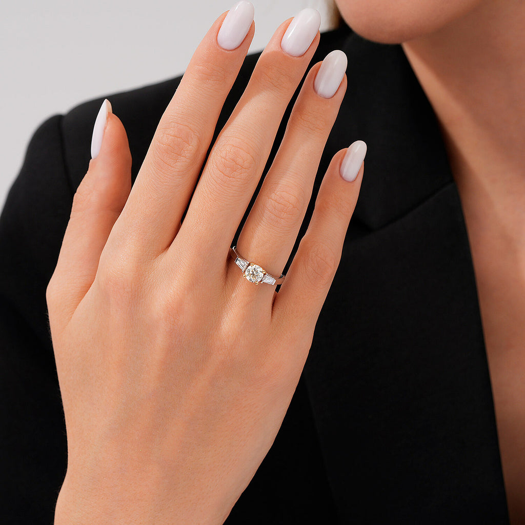 1,29 Carat Diamond Fancy Baguette Ring