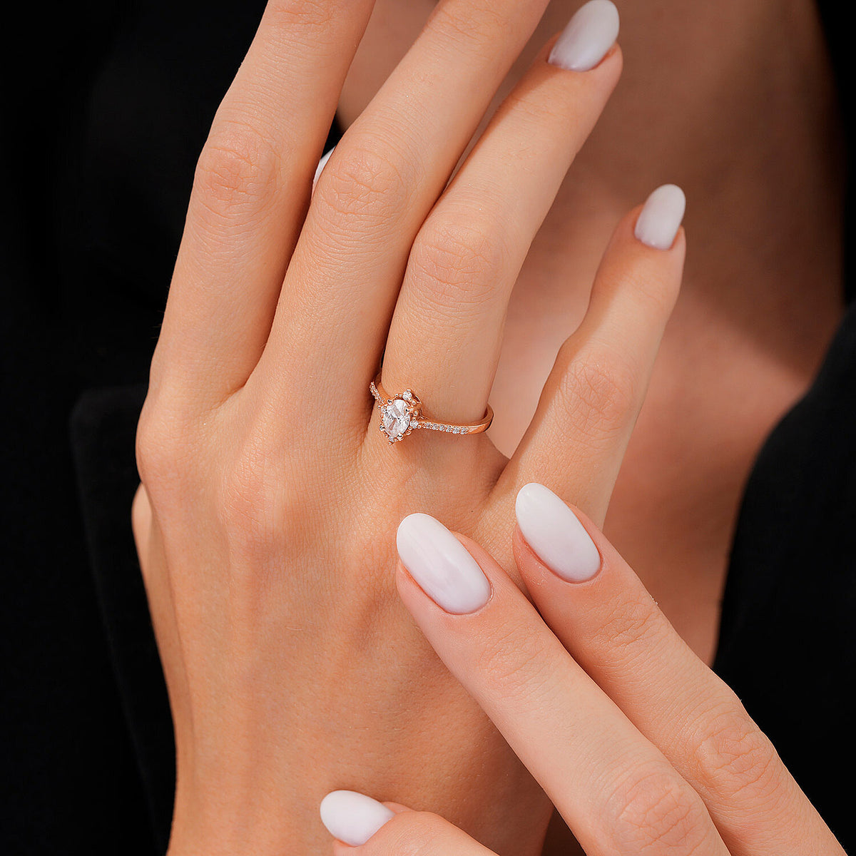 0,53 Carat Diamond Lotus Oval Solitaire Engagement Ring