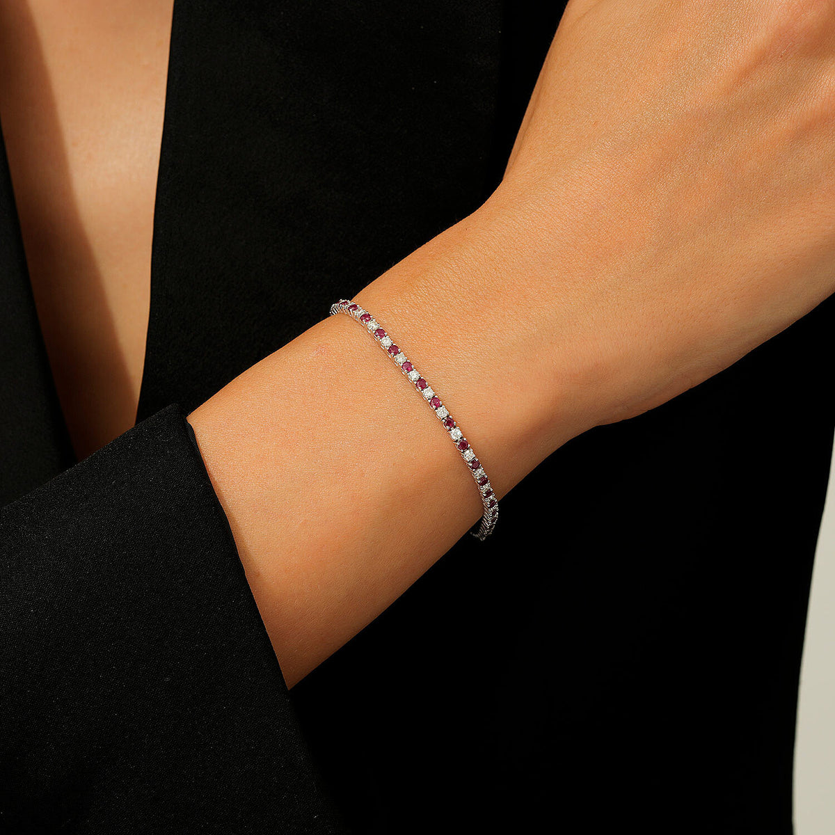 3,70 Carat Diamond Ruby Bracelet