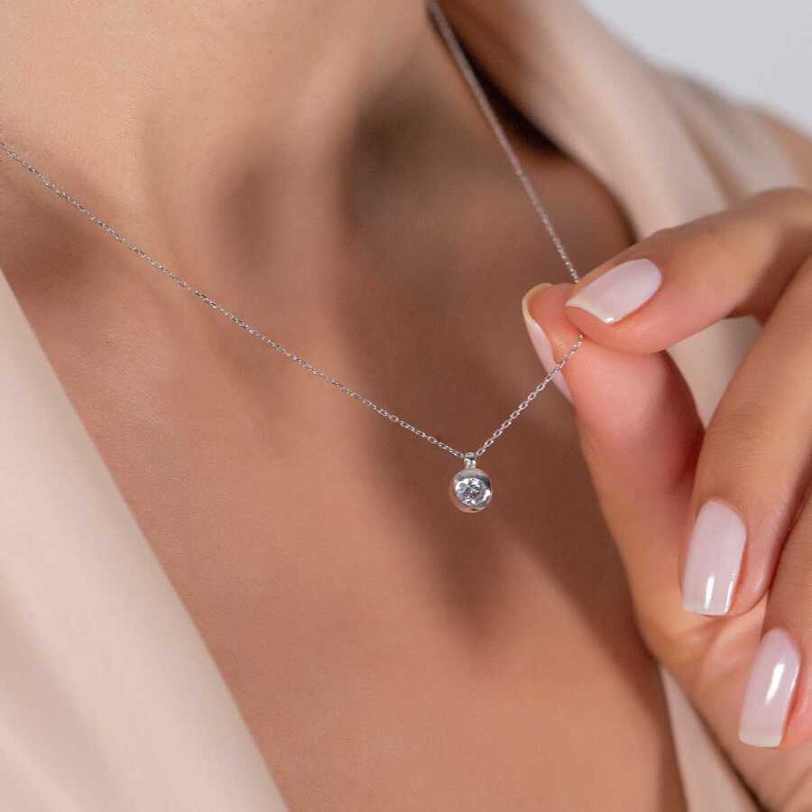 0.22 ct. Diamant Solitär Halskette