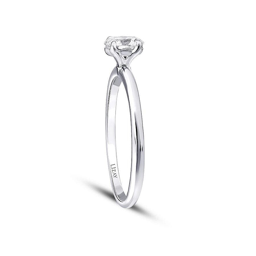 1,50 Carat Diamond Oval Solitaire Engagement Ring