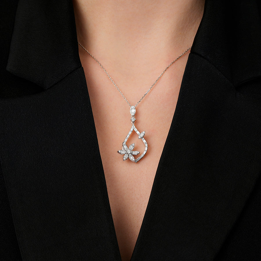 0.62 ct. Diamant Baguette Blume Halsketten