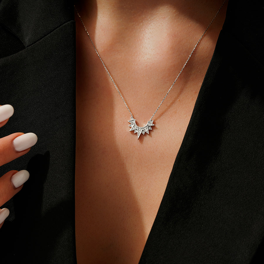 0.13 Karat Diamant Dreieck Detailreiches Trend Halskette