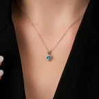 0.61 Karat Diamant Blue Topaz Herz Halskette