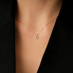 0.08 Karat Diamant D Buchstaben Halskette
