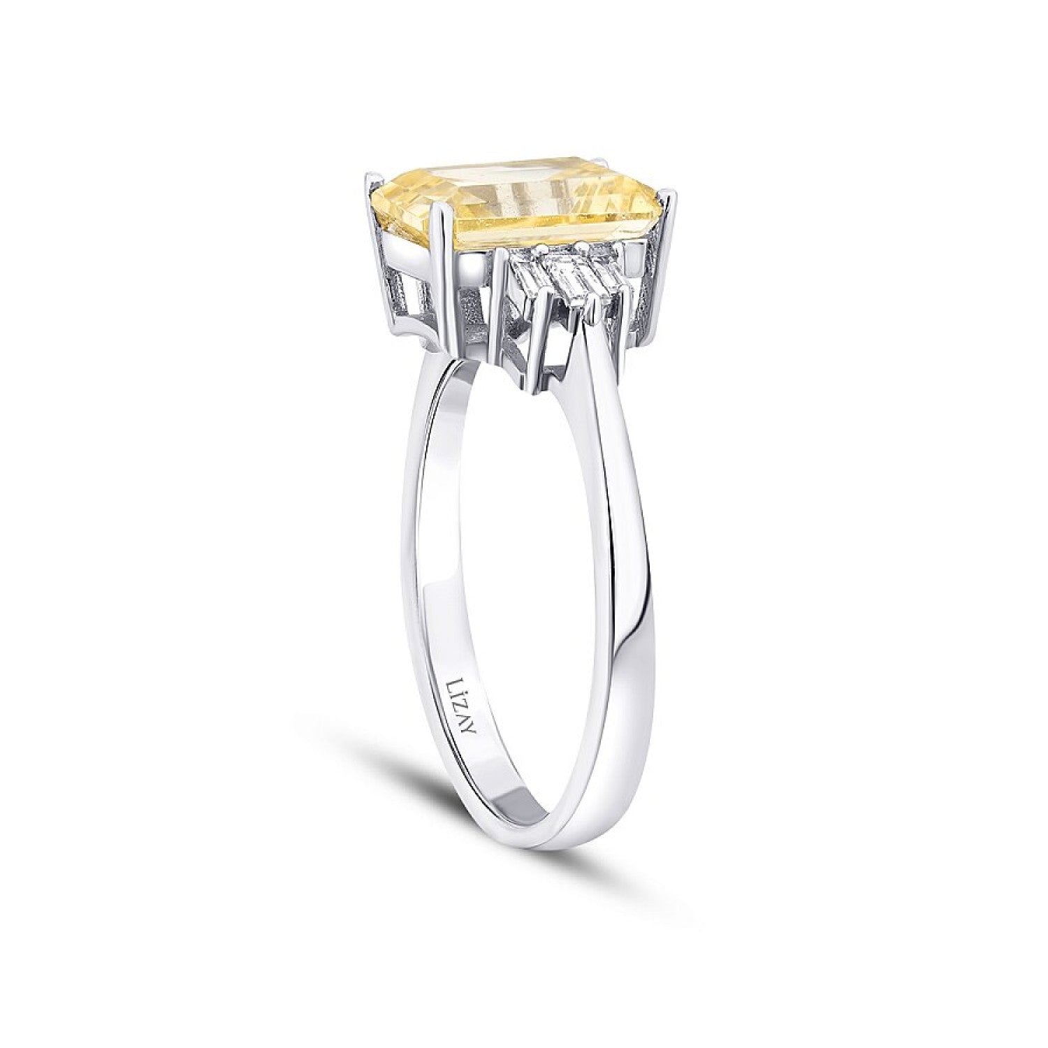 4.06 Karat Diamant Fancy Quadrat Ring