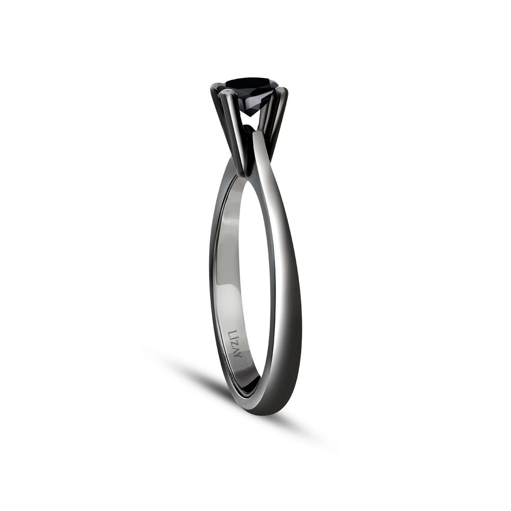 0.41 Karat Schwarz Stein Solitär Ring