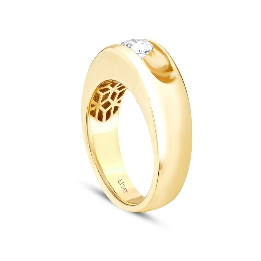 Gold Ring mit Stein und besonderer Form