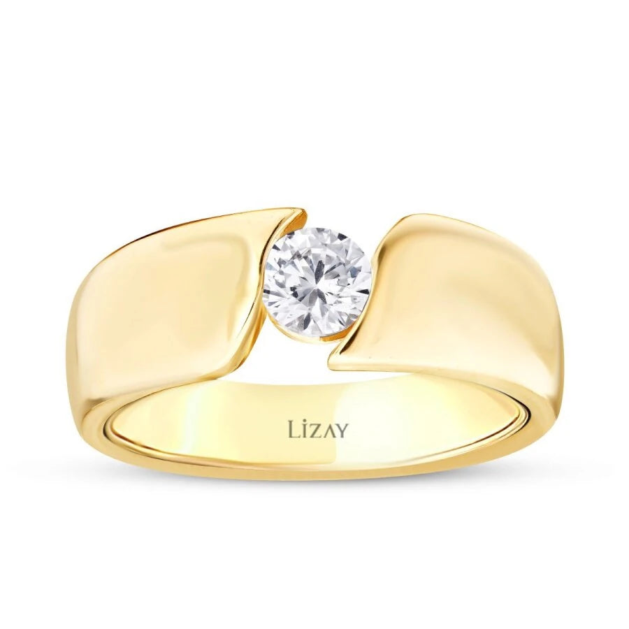 Gold Ring mit Stein und geschwungenem Design