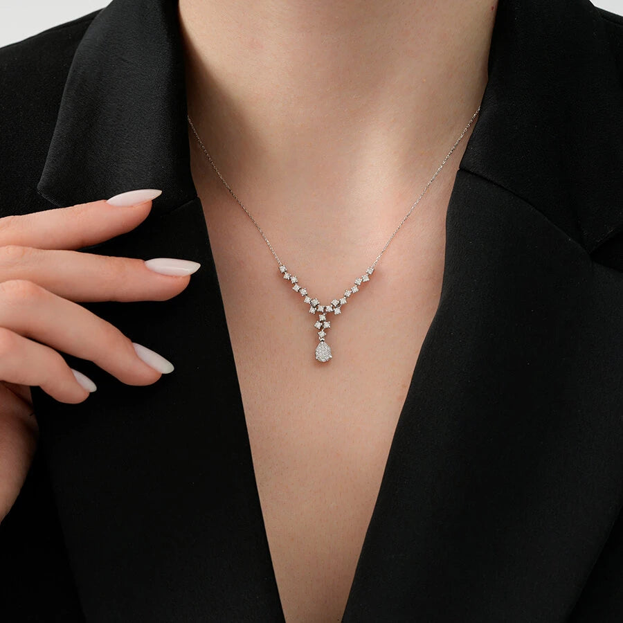 0.54 ct. Diamant Tropfen Trend Halskette