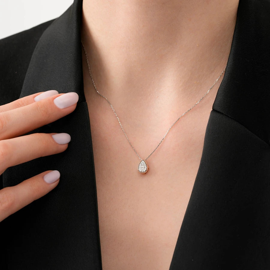 0.14 ct. Diamant Tropfen Baguette Halskette