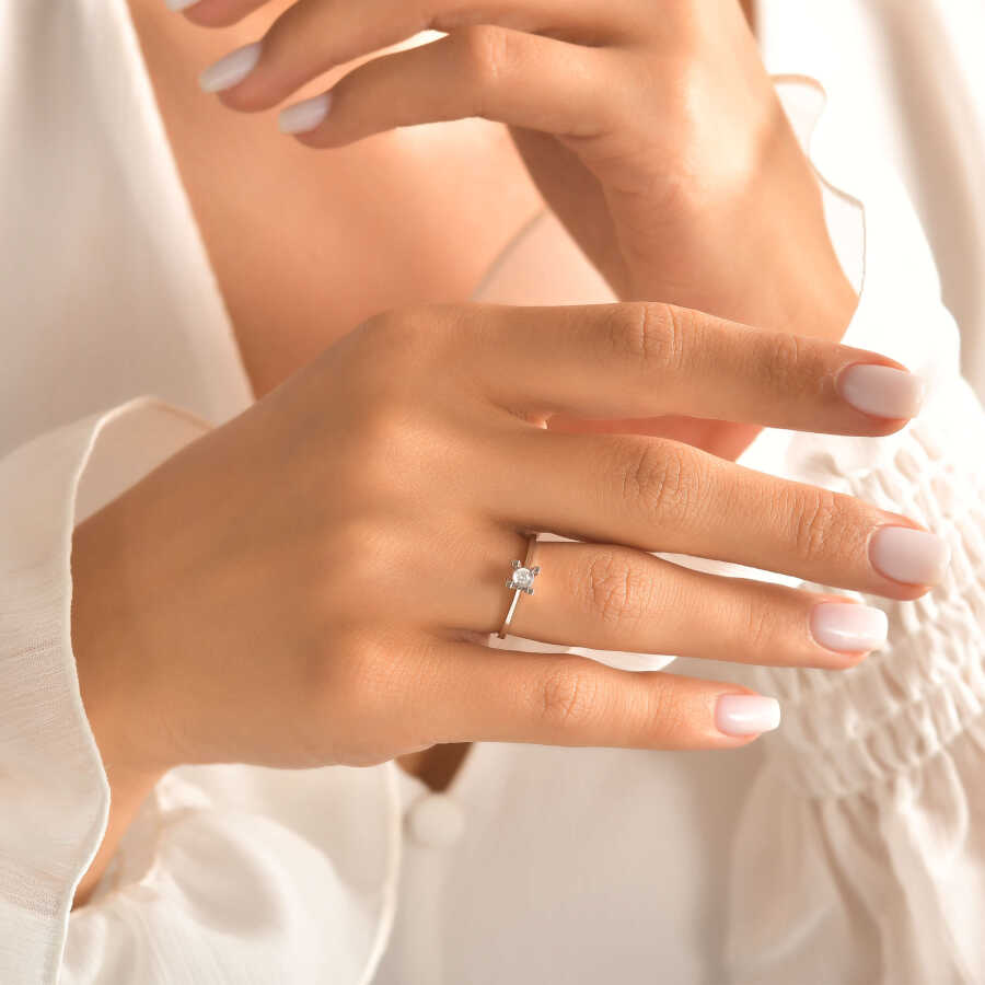 0.04 ct. Diamant Rund Solitär Verlobungsring