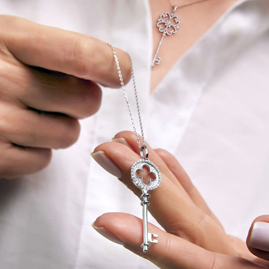 0.17 ct. Diamant Schlüssel Halskette