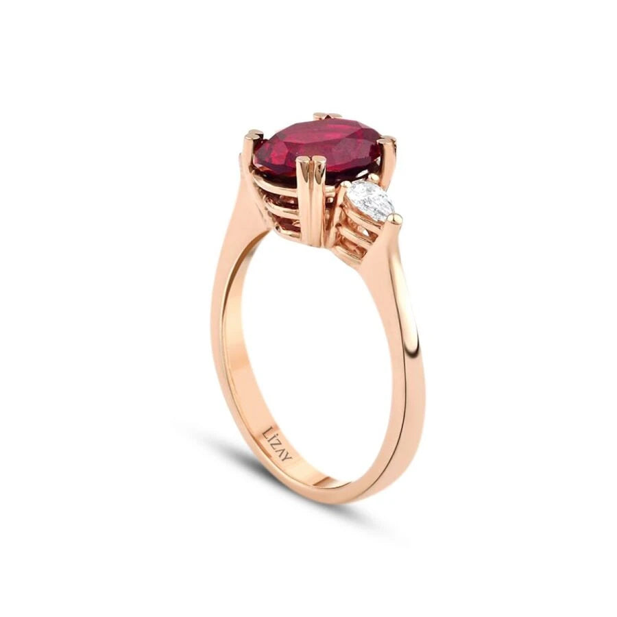 2.78 ct. Diamant Ovale Rubin Ring